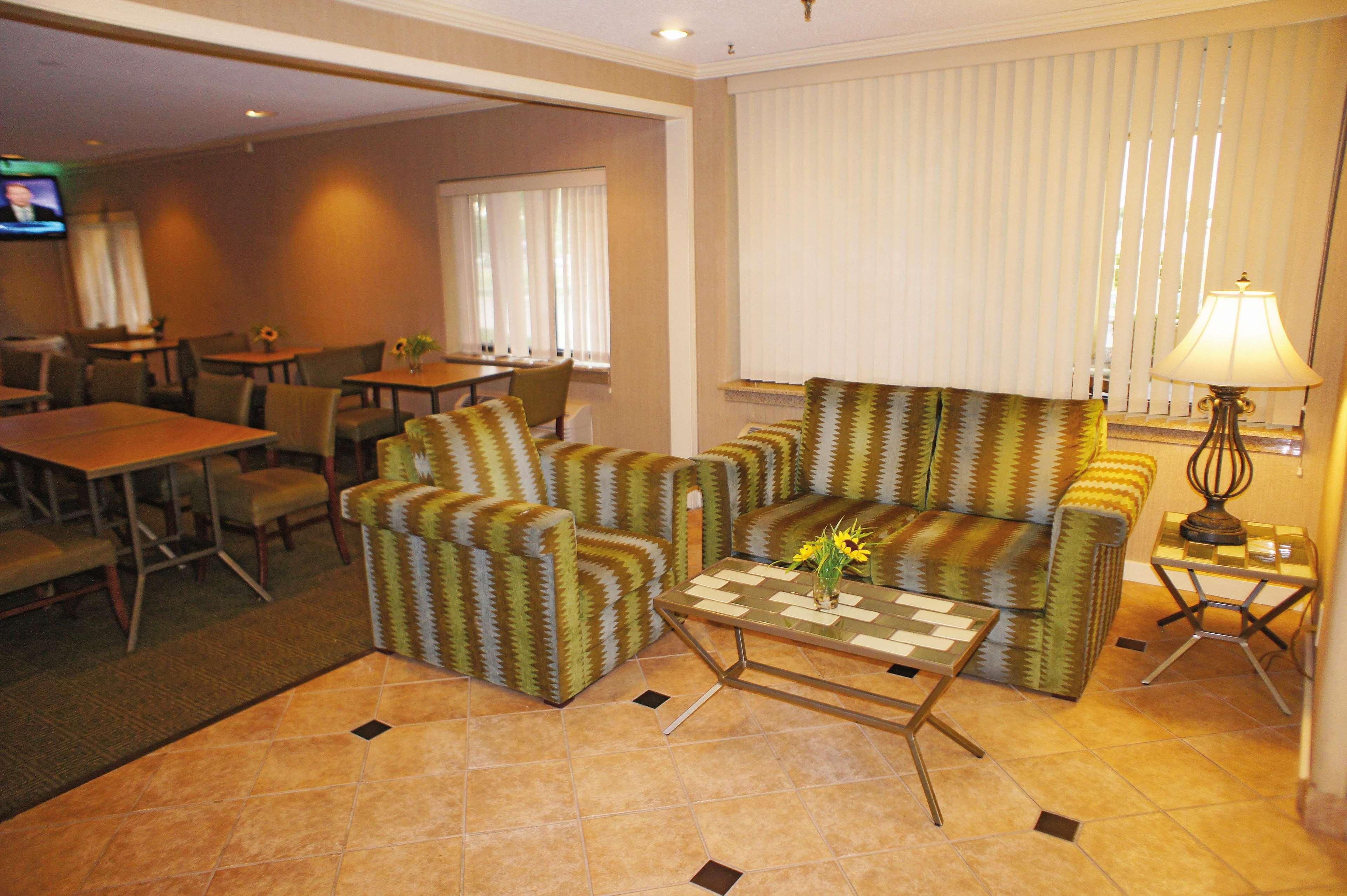 La Quinta By Wyndham Jackson Hotel Bagian luar foto